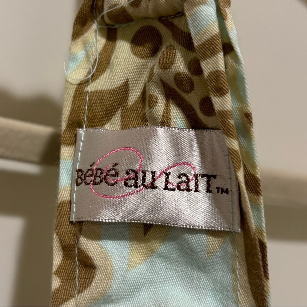 Nursing Cover Bebe Au Lait *Like New!